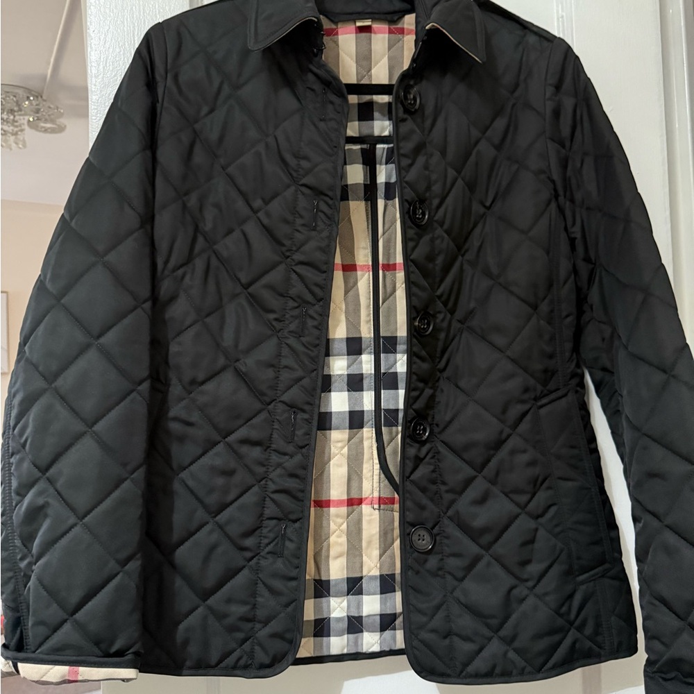 Burberry women’s Black Quilted Jacket size small